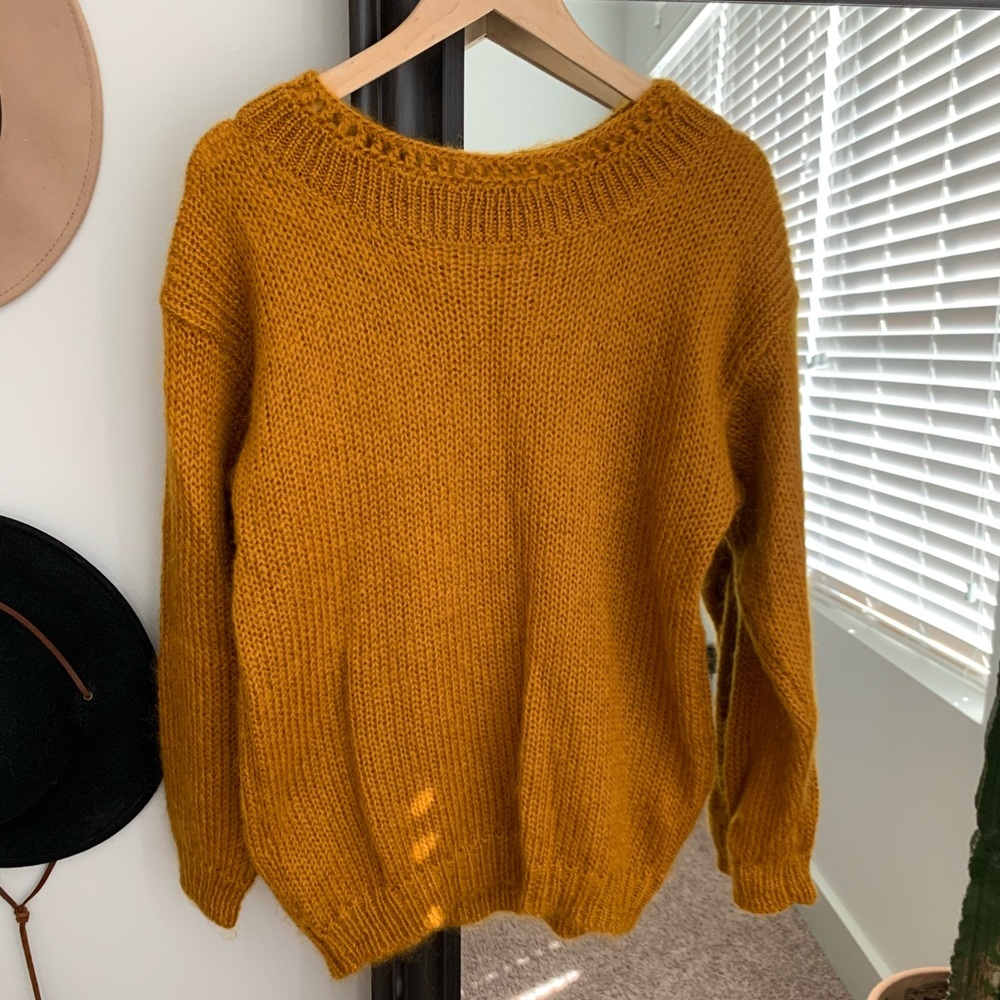 Women’s mustard sweater-super cute!